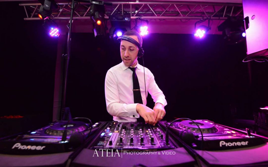 5 EASY STEPS TO HELP YOU CHOOSE THE RIGHT DJ FOR YOUR WEDDING